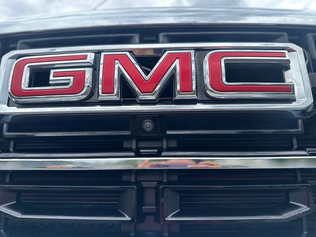 Used 2026 GMC Acadia Elevation w/ Elevation Premium Package FWD image 3