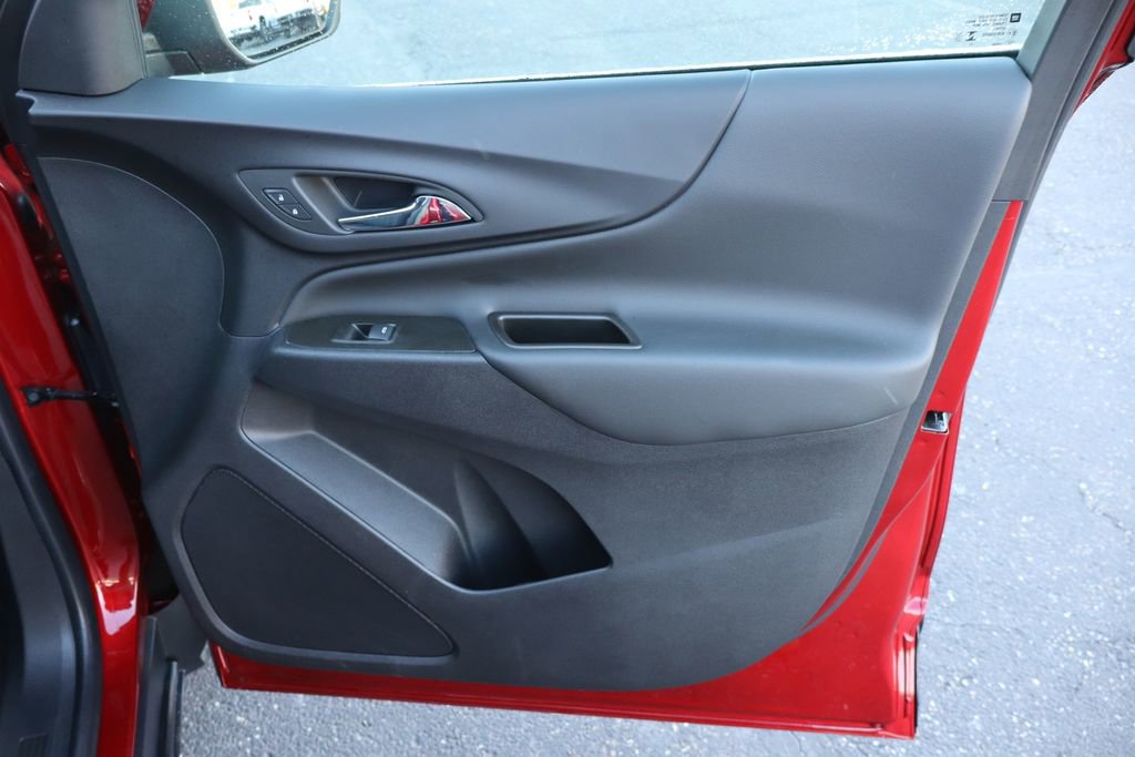 Used 2023 Chevrolet Equinox LT image 28