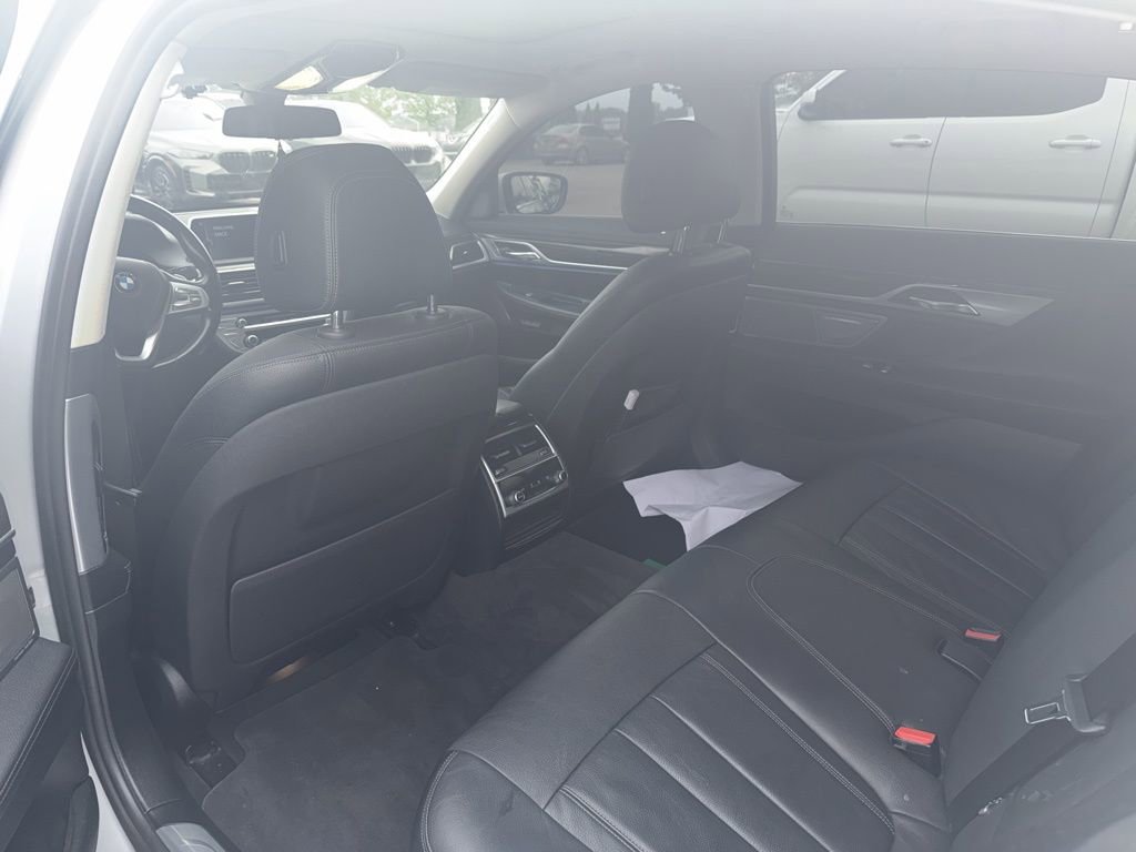 Used 2017 BMW 740i RWD image 5