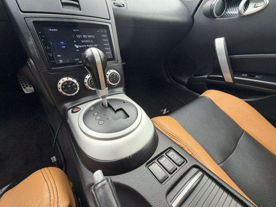 Used 2007 Nissan 350Z Touring RWD image 11