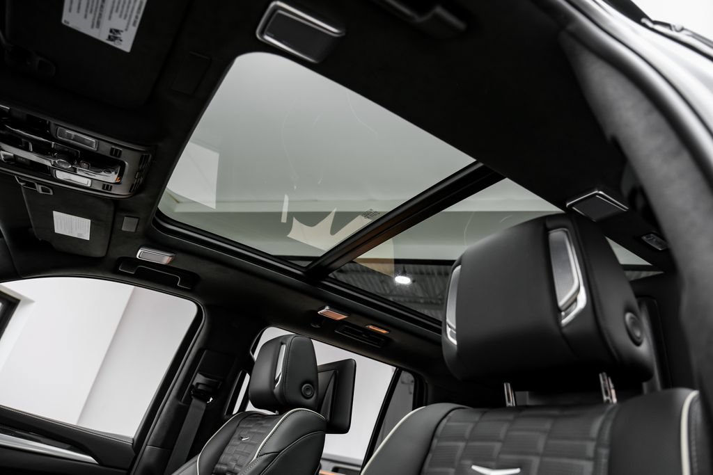 Used 2026 Cadillac Escalade V AWD/4WD image 11