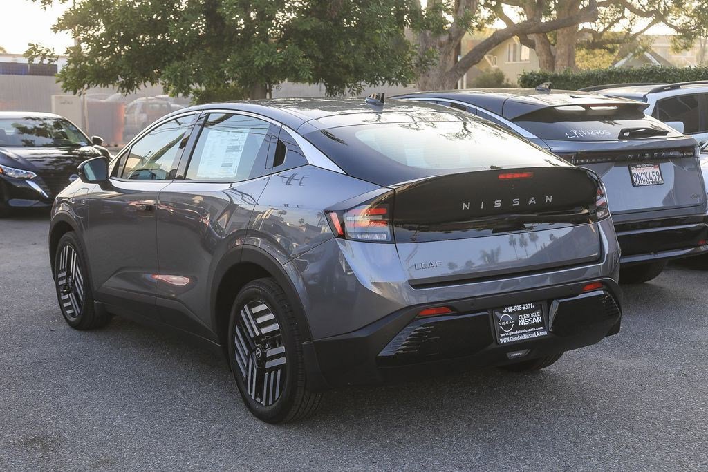 Used 2026 Nissan Leaf SV+ w/ Floor Mat Package (SV+) FWD image 6