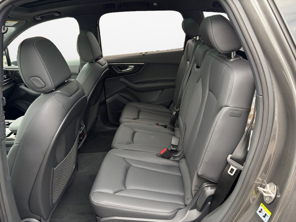 New 2026 Audi Q7 3.0T Premium Plus image 13
