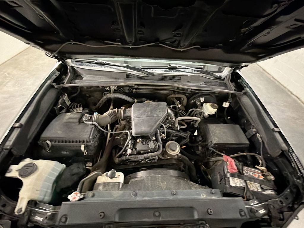 Used 2017 Toyota Tacoma SR w/ SR Convenience Package image 26