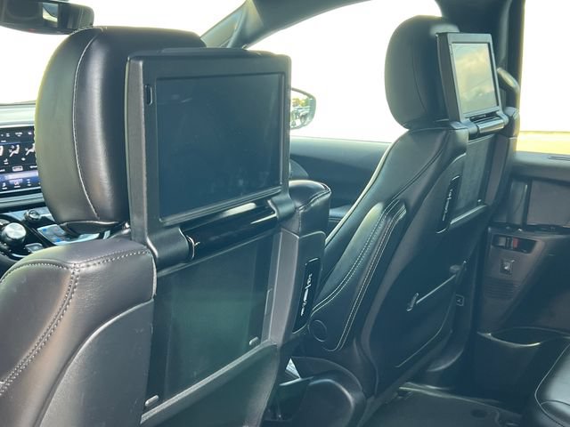 Used 2025 Chrysler Pacifica Select w/ Uconnect Theater Family Group AWD/4WD image 40