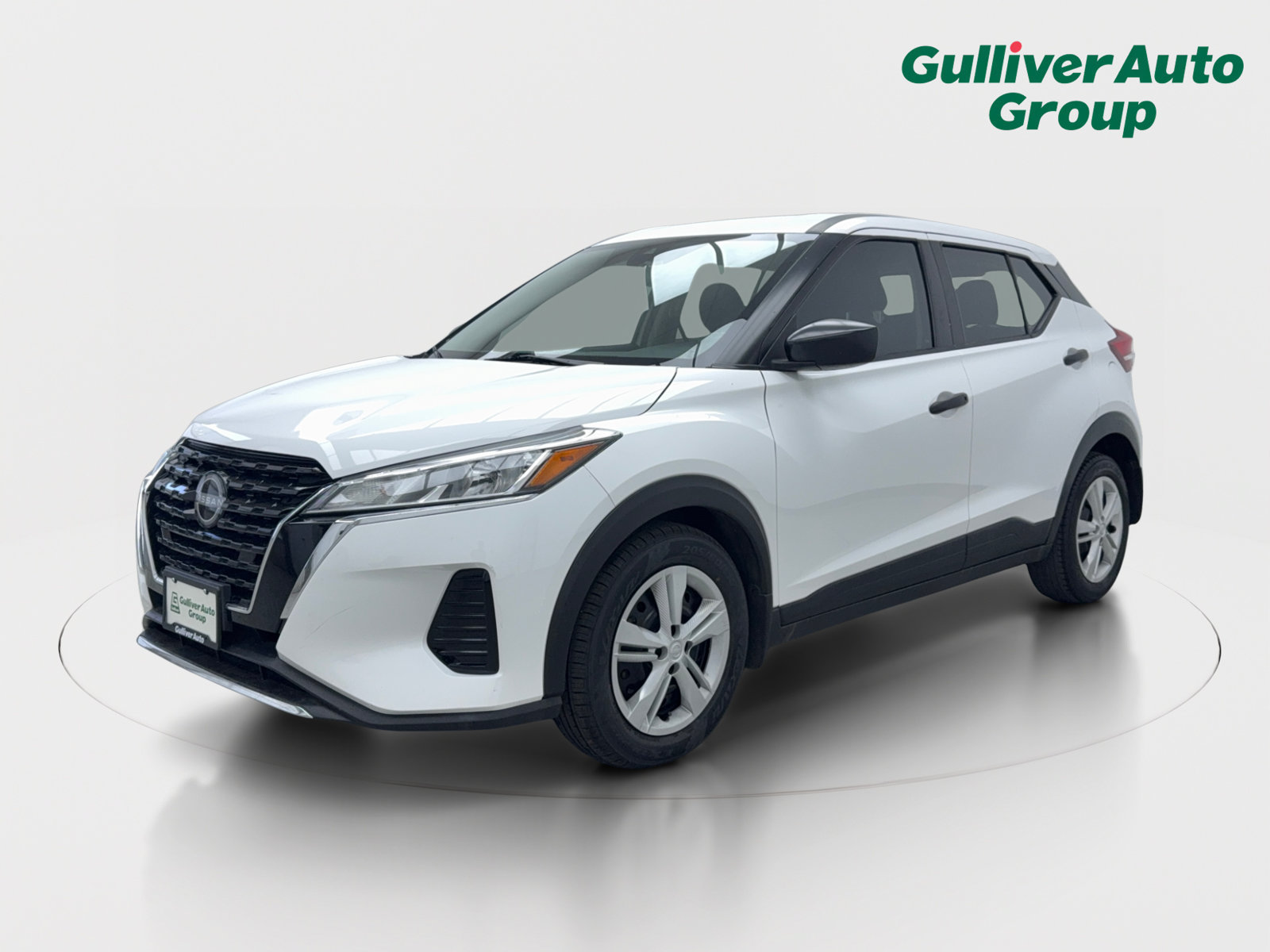 Used 2023 Nissan Kicks S FWD image 2