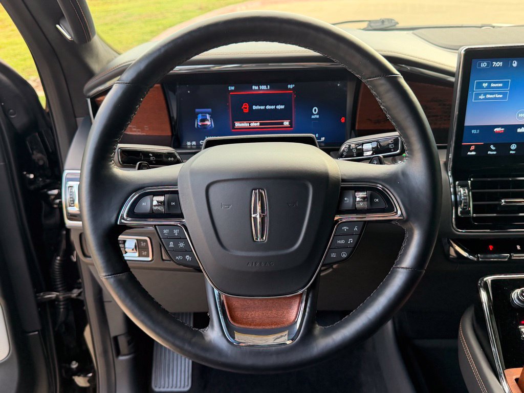 Used 2024 Lincoln Navigator Black Label AWD/4WD image 32