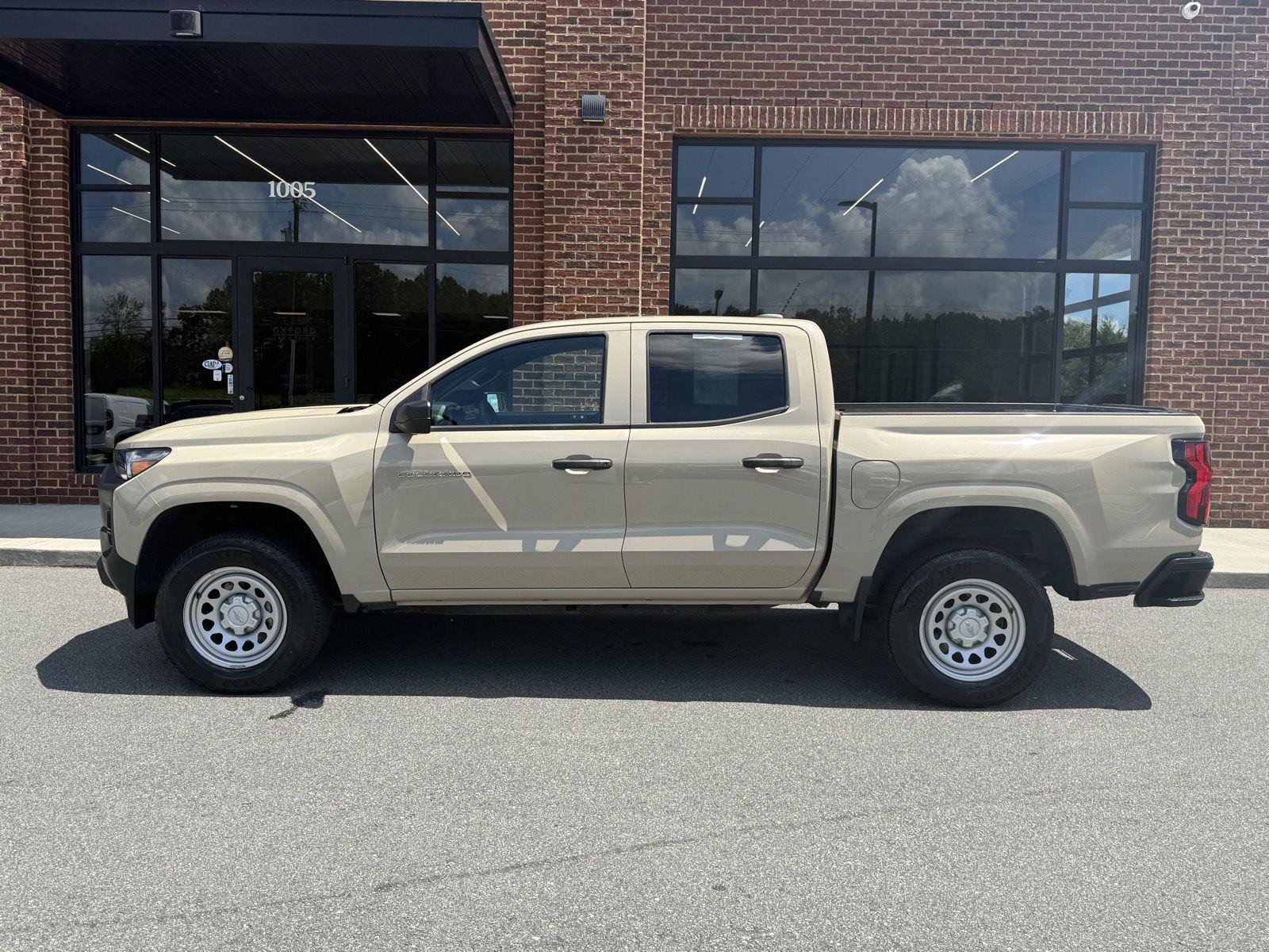 Used 2024 Chevrolet Colorado W/T RWD image 3