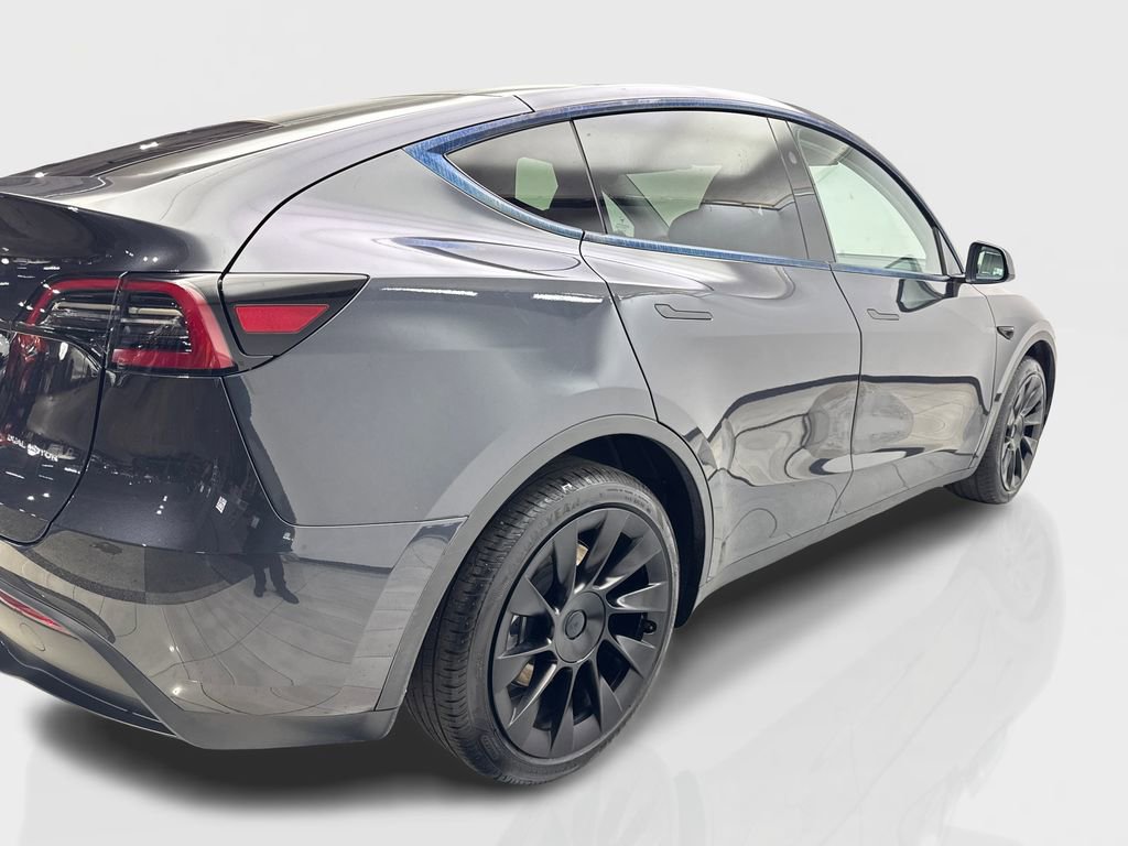 Used 2024 Tesla Model Y Long Range image 13