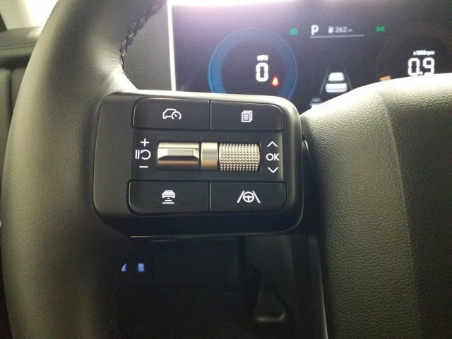 Certified 2025 Hyundai Santa Fe SE AWD/4WD image 4