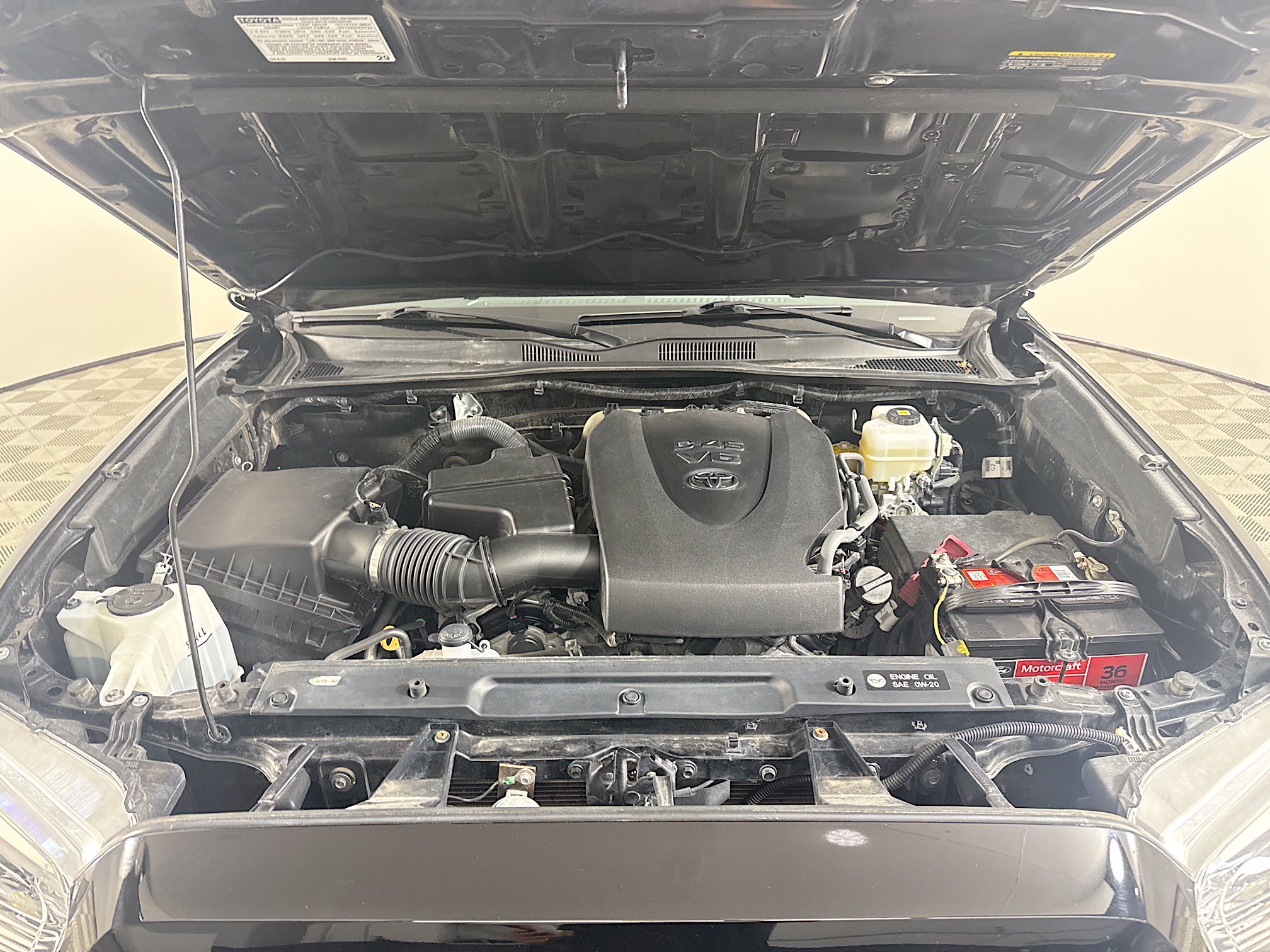 Used 2017 Toyota Tacoma TRD Off-Road w/ Tow Package (A/T) AWD/4WD image 39