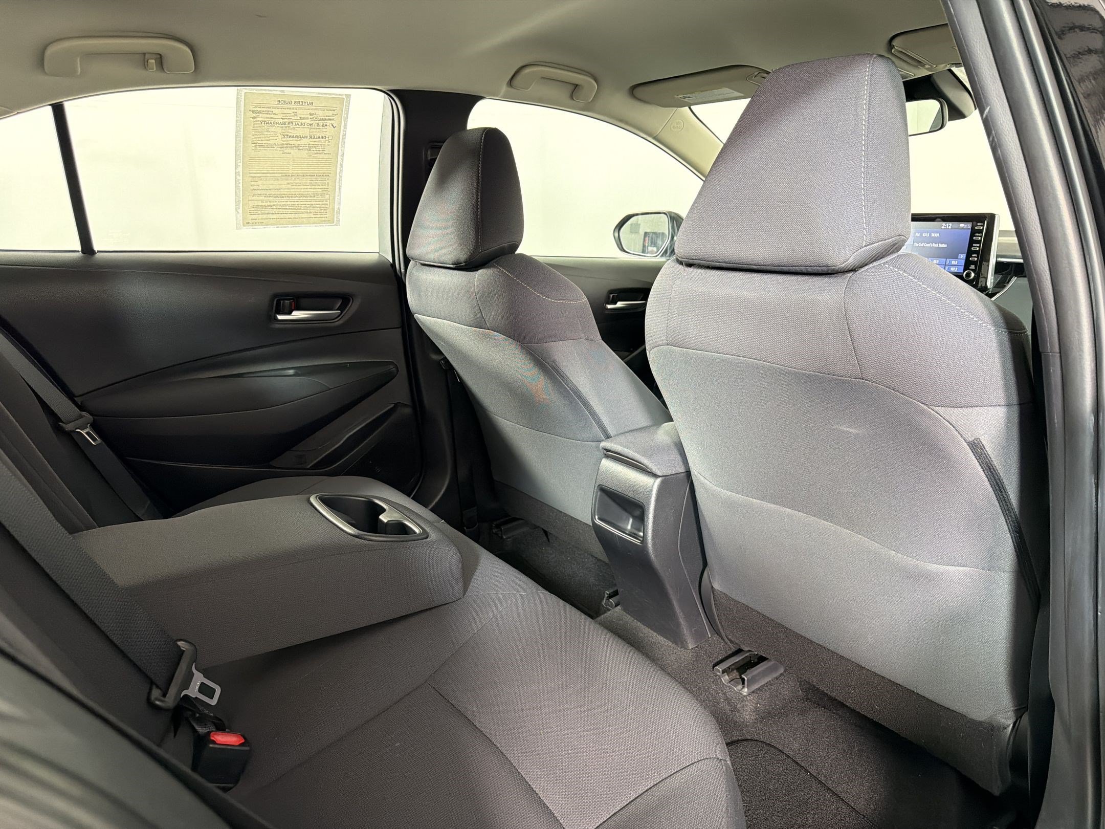 Used 2020 Toyota Corolla LE FWD image 27