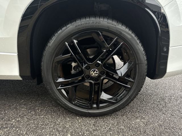 New 2026 Volkswagen Tiguan SE R-Line FWD image 34