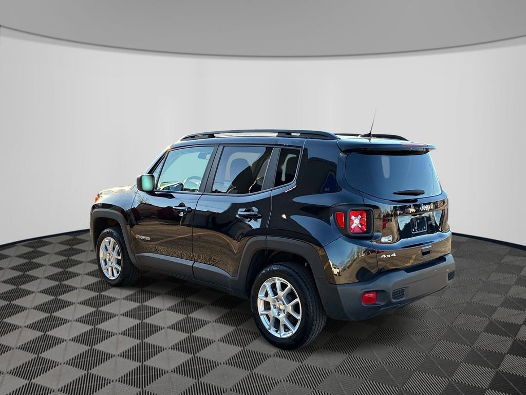 Certified 2023 Jeep Renegade Latitude w/ Premium Group AWD/4WD image 5