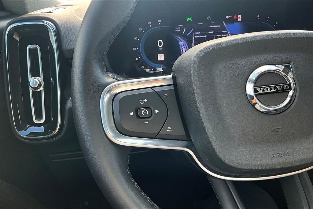 Used 2024 Volvo XC40 B5 Core AWD/4WD image 10