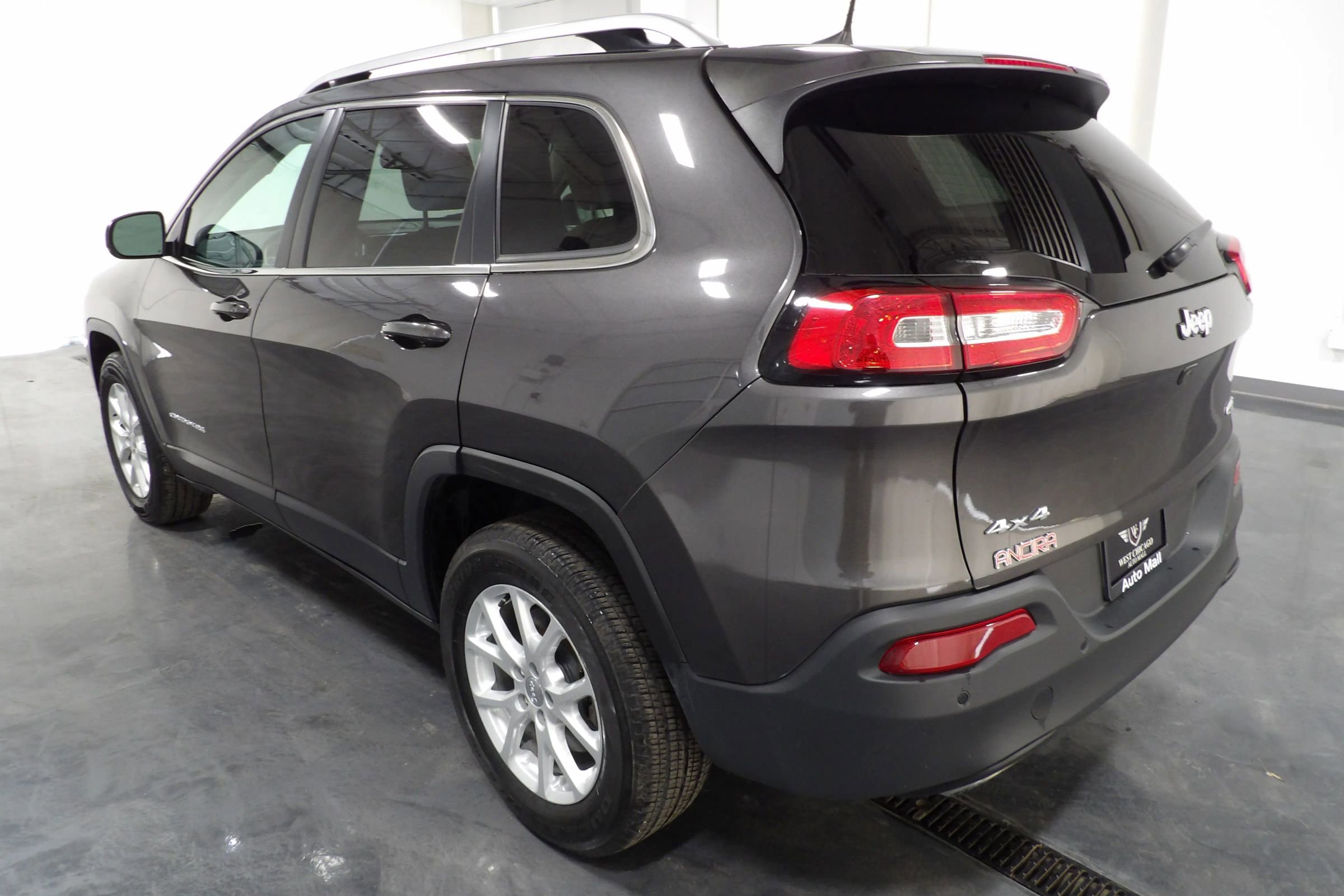 Used 2017 Jeep Cherokee Latitude w/ Safety/Convenience Group image 7