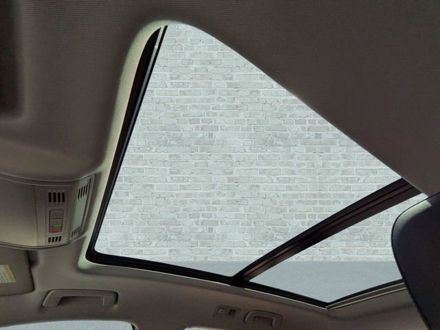 Used 2023 Volkswagen Taos SE w/ Panoramic Sunroof Package image 21