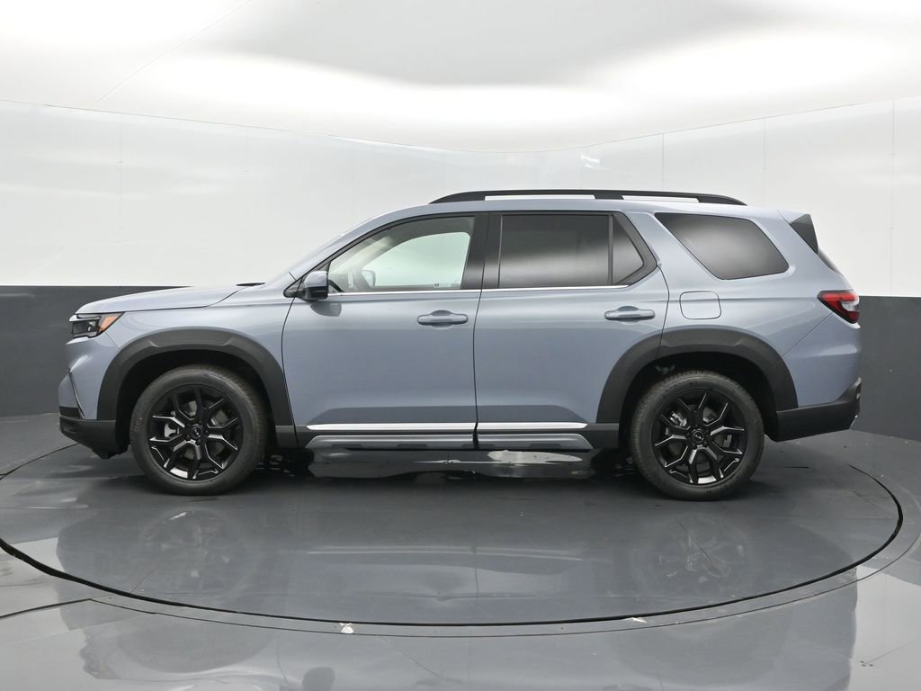 New 2025 Honda Pilot Touring image 4