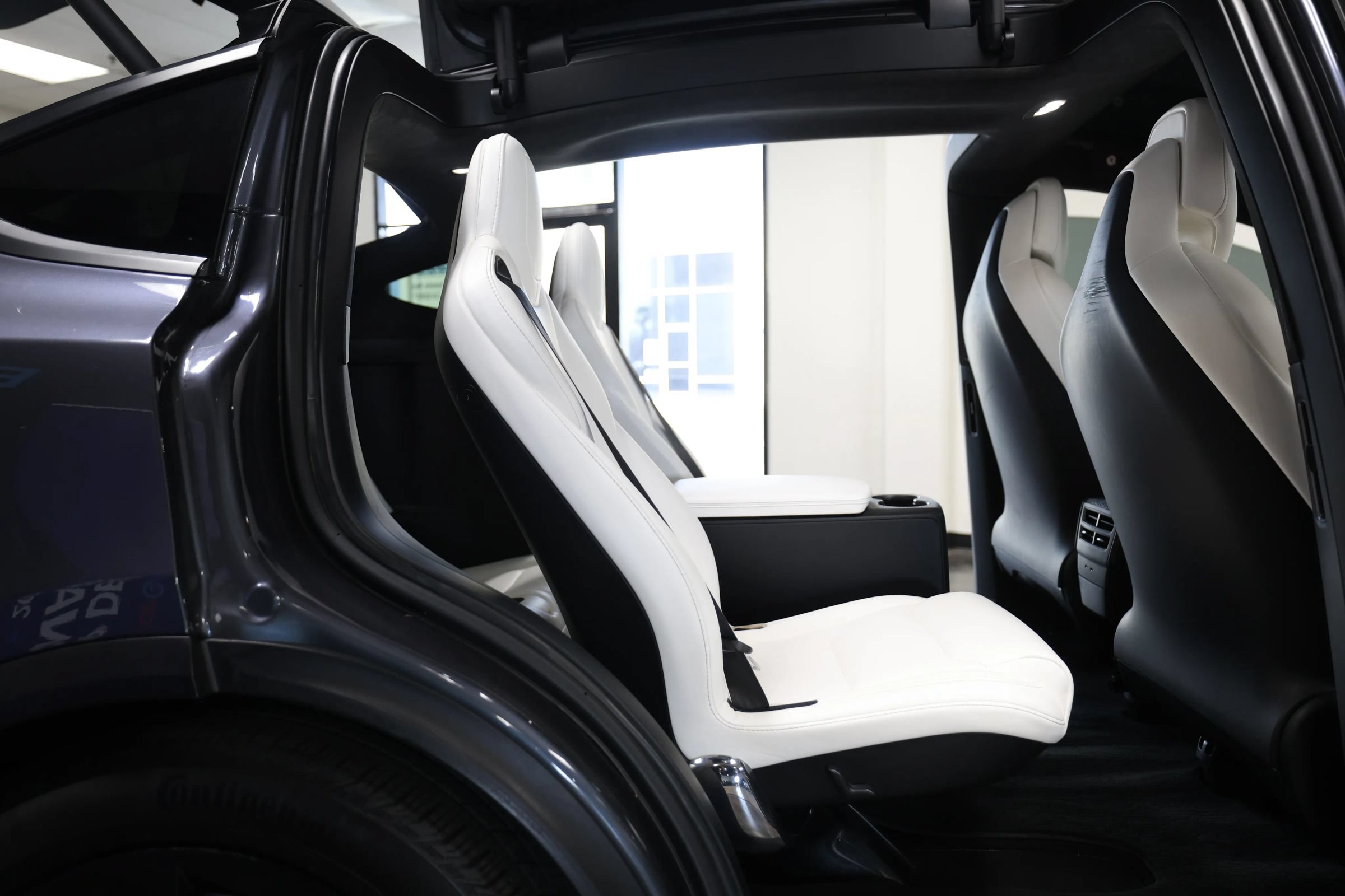 Used 2018 Tesla Model X 100D AWD/4WD image 34