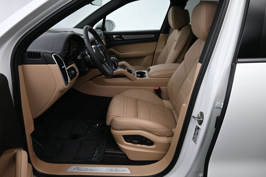Certified 2023 Porsche Cayenne Platinum Edition AWD/4WD image 9