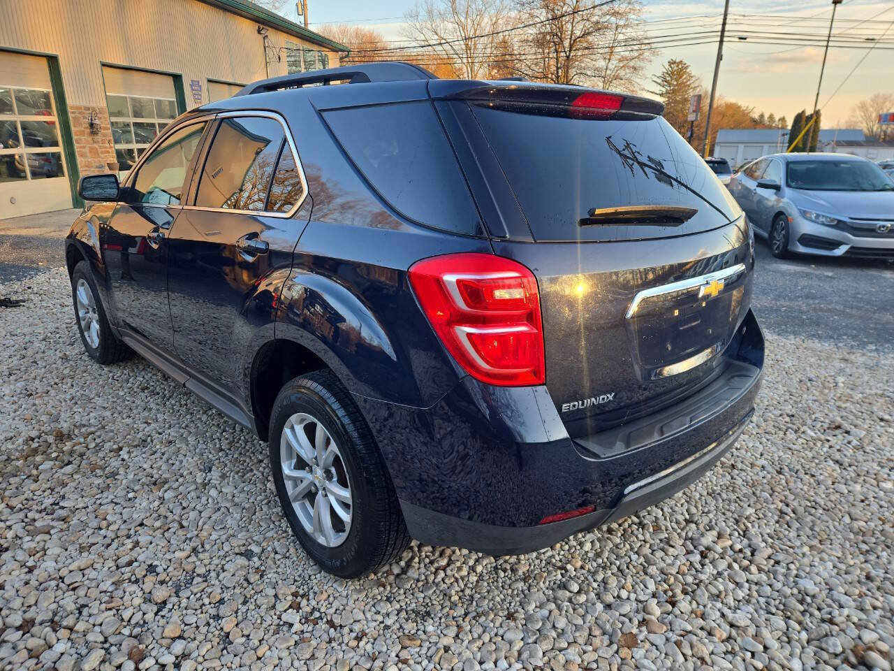 Used 2017 Chevrolet Equinox LT w/ Convenience Package image 5