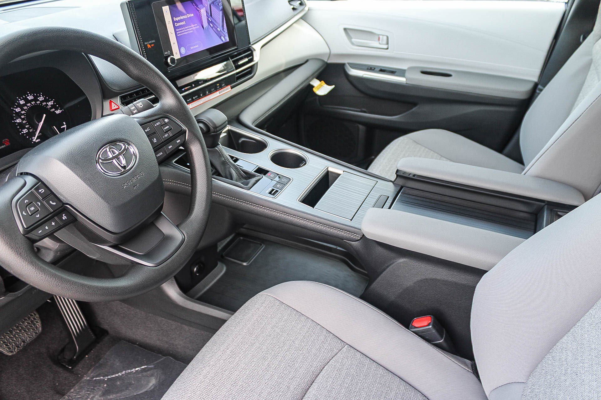 New 2026 Toyota Sienna LE FWD image 20