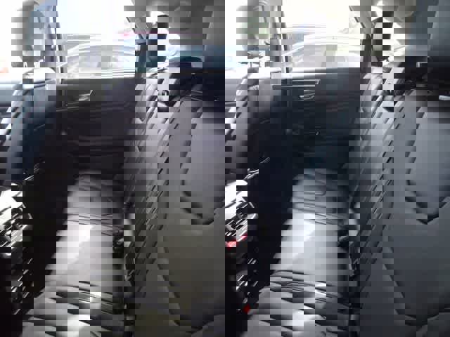 Used 2018 Ford Edge Titanium w/ Technology Package FWD image 12