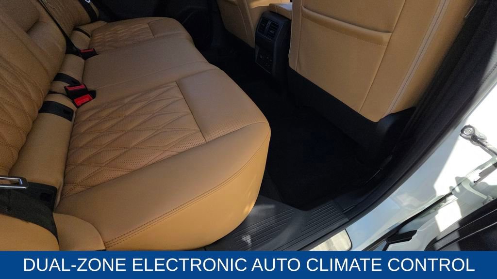 Used 2023 Nissan Rogue Platinum w/ Platinum Premium Package image 17