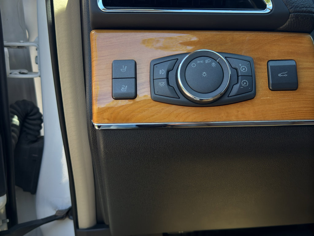 Used 2013 Lincoln MKX FWD image 32
