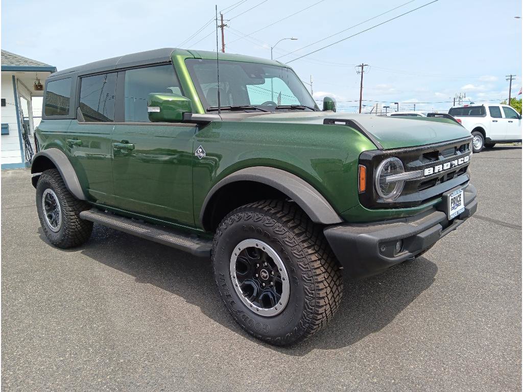 New 2024 Ford Bronco Outer Banks w/ Sasquatch Package