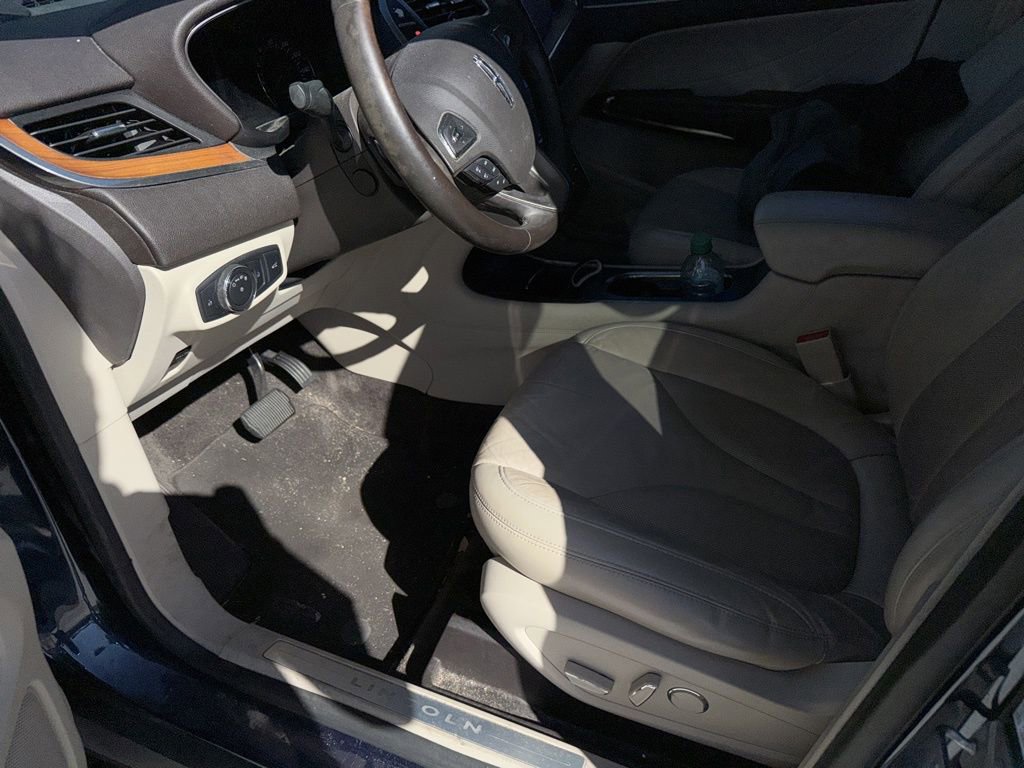 Used 2017 Lincoln MKC Select w/ Select Plus Package image 5