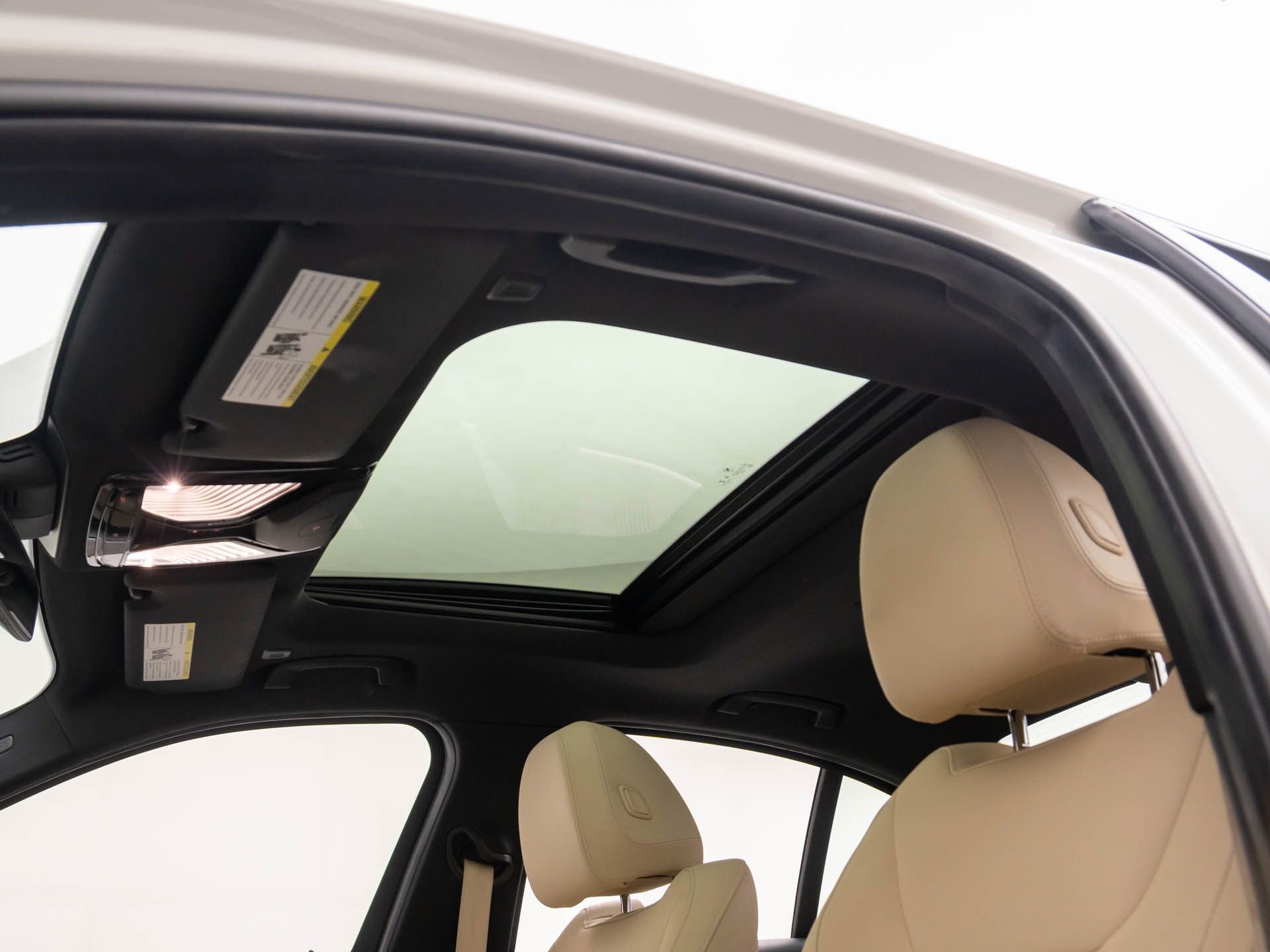 Used 2019 BMW 330i xDrive Sedan w/ Convenience Package image 18