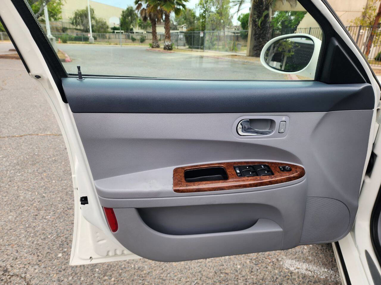 Used 2005 Buick LaCrosse CXS image 30