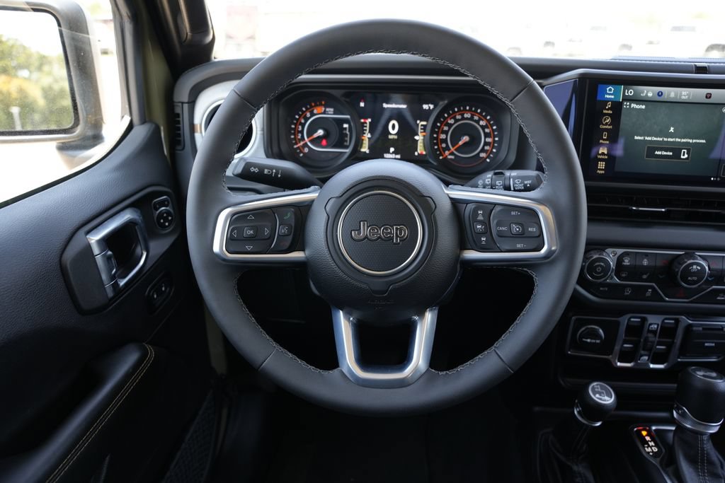 Used 2026 Jeep Wrangler Unlimited Sahara AWD/4WD image 7