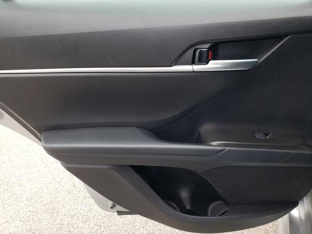 Used 2024 Toyota Camry SE FWD image 12