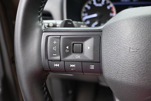 Used 2025 Nissan Rogue SV AWD/4WD image 30