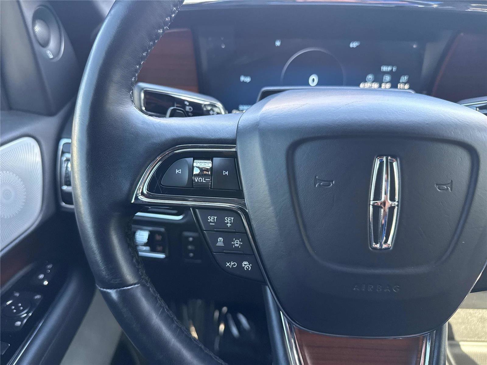 Used 2023 Lincoln Navigator L Reserve AWD/4WD image 17