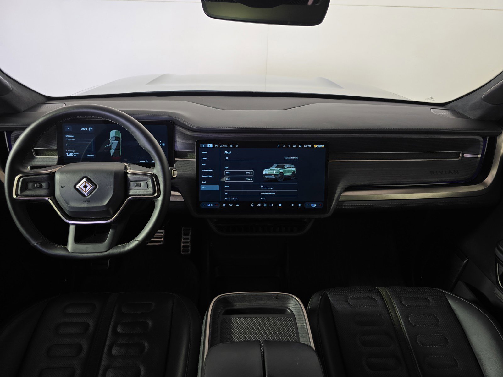 Used 2023 Rivian R1S Adventure image 24