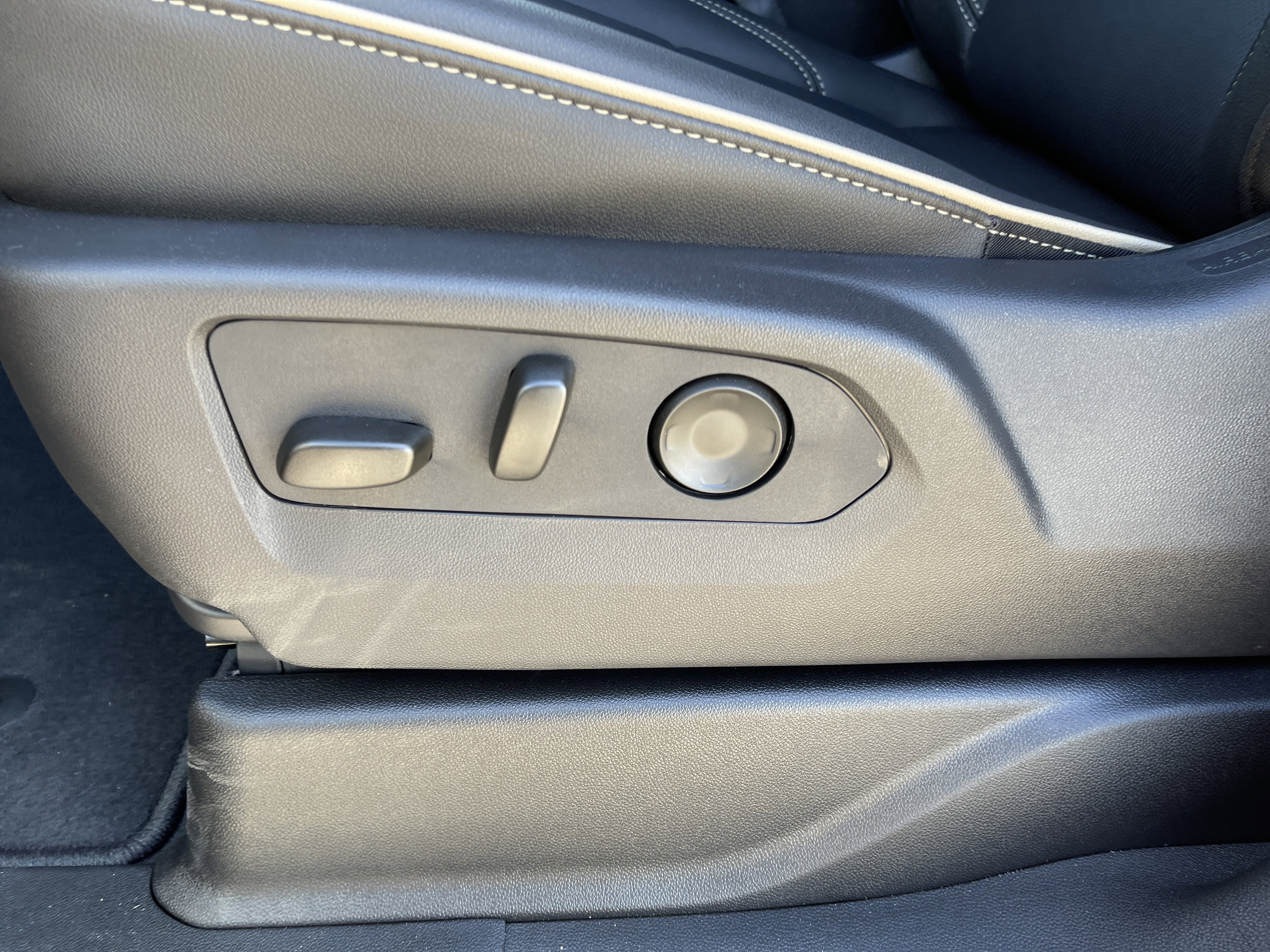 New 2026 Chevrolet Suburban Premier image 37