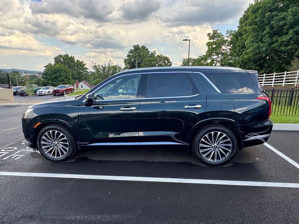 Used 2023 Hyundai Palisade Calligraphy w/ Cargo Package AWD/4WD image 9