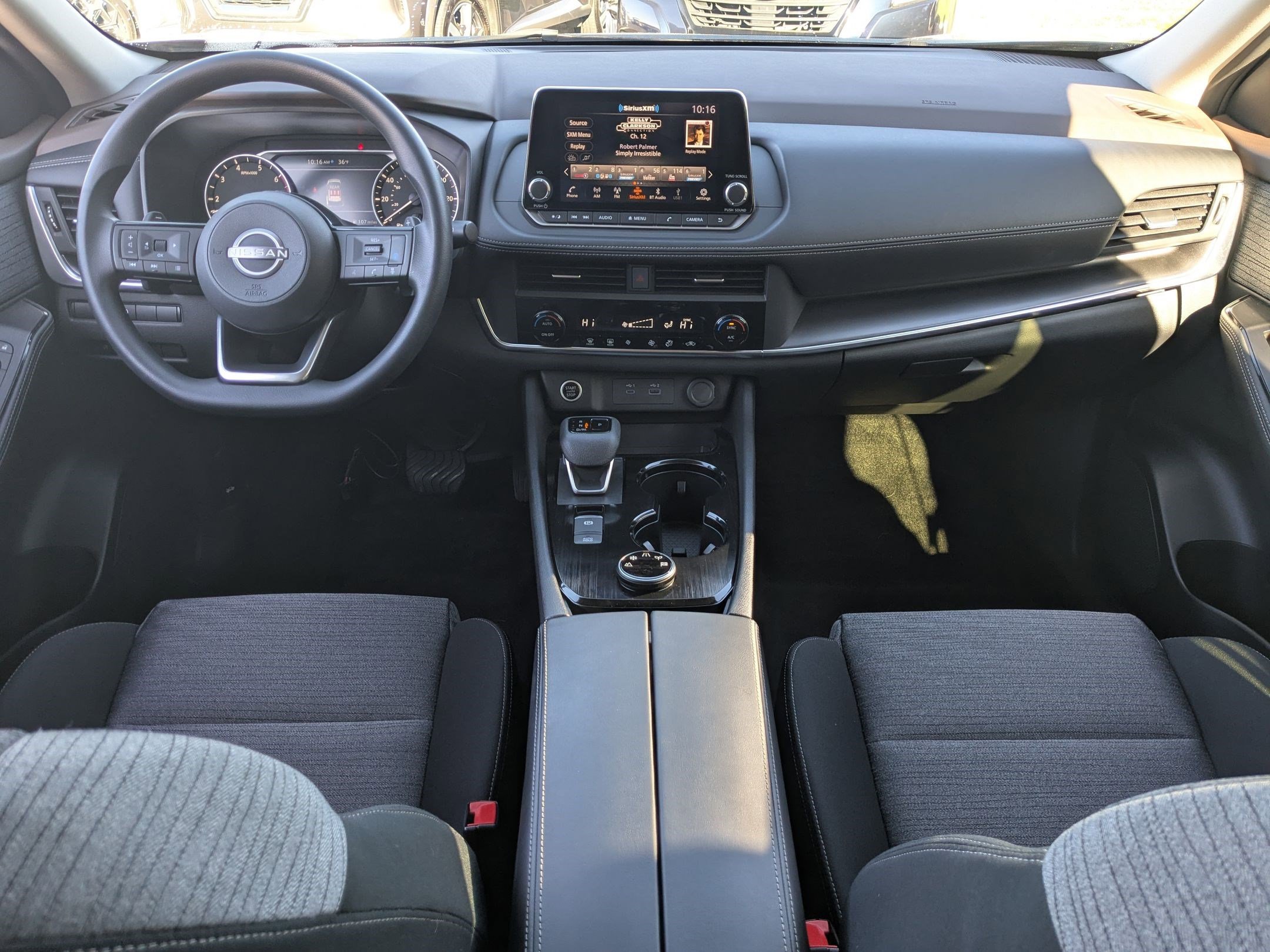 Used 2023 Nissan Rogue SV image 30