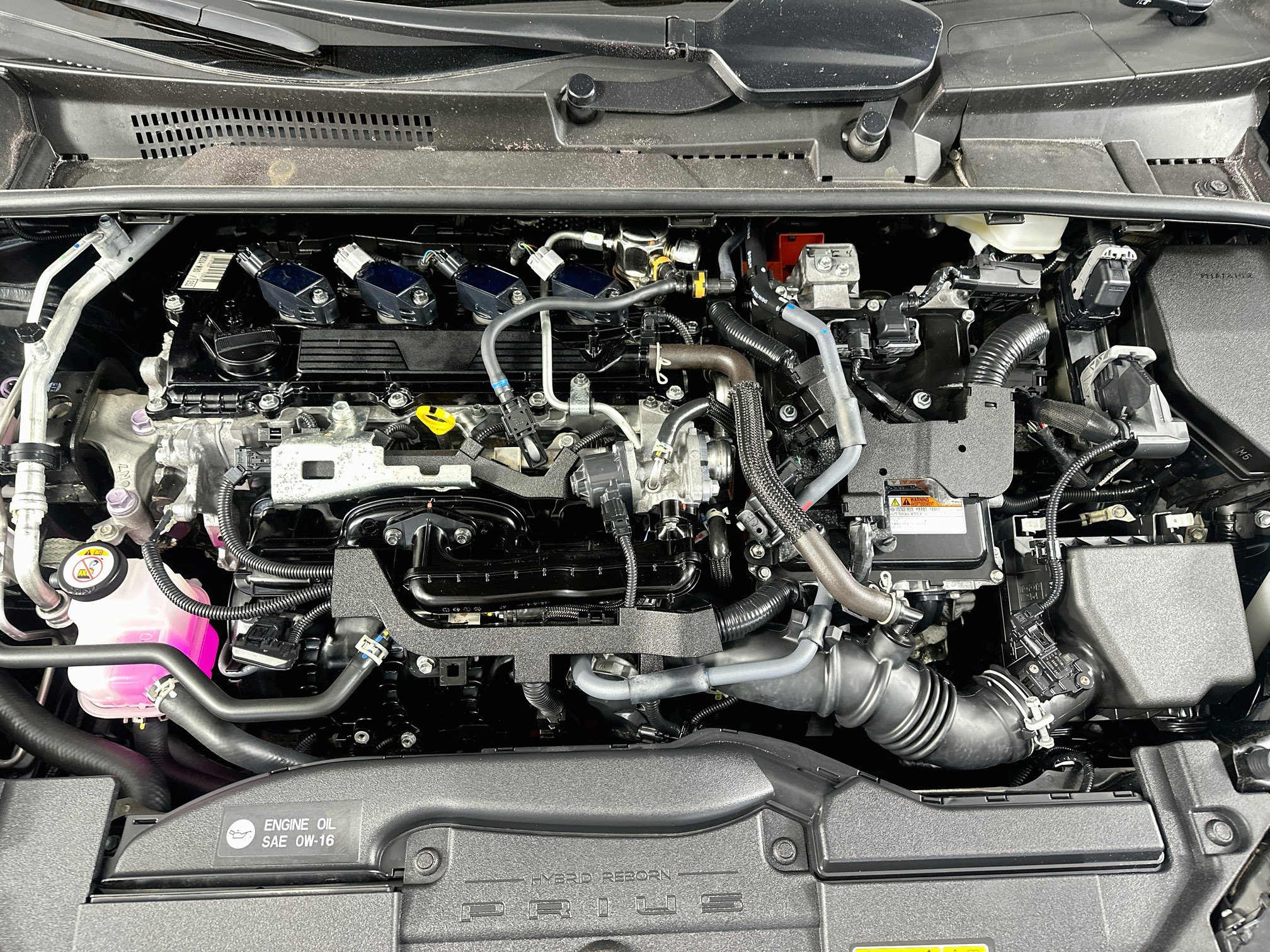 Used 2025 Toyota Prius LE FWD image 32