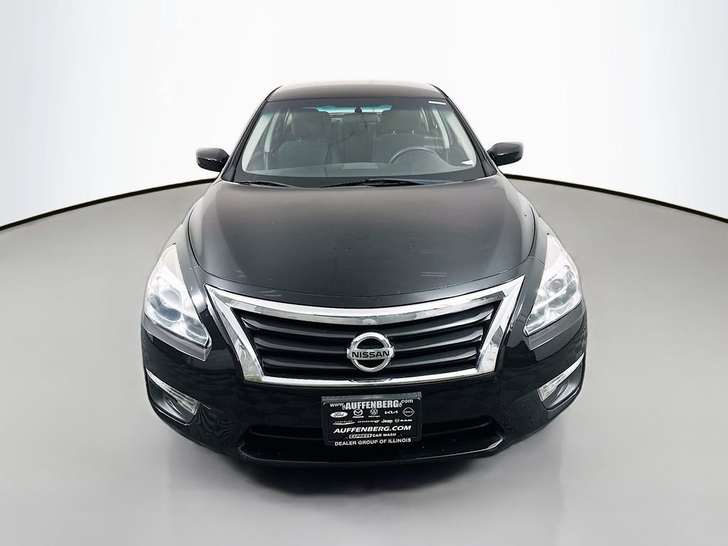 Used 2015 Nissan Altima 2.5 S w/ Sport Value Package image 2