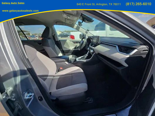 Used 2021 Toyota RAV4 XLE image 8