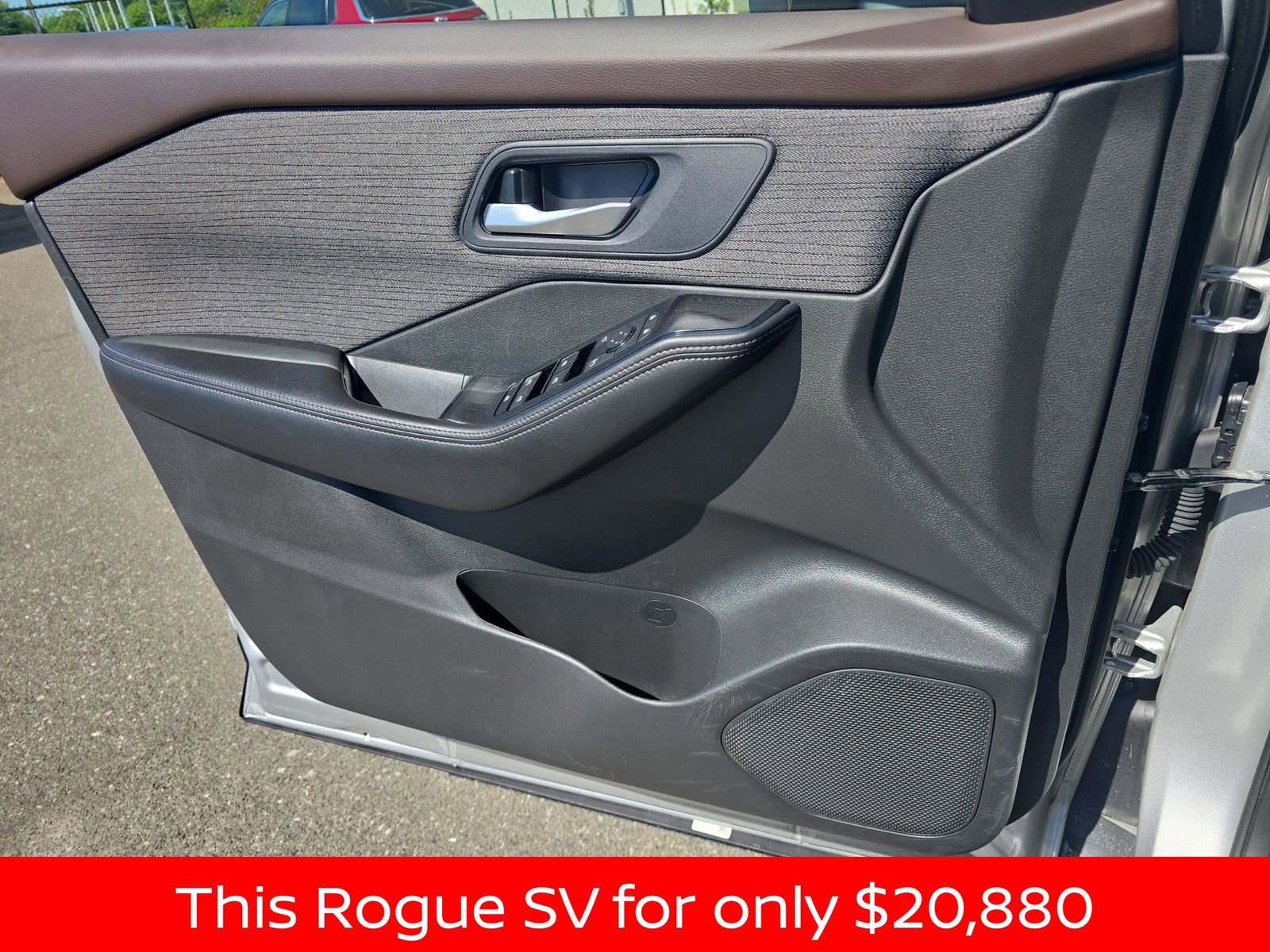 Used 2023 Nissan Rogue SV AWD/4WD image 32