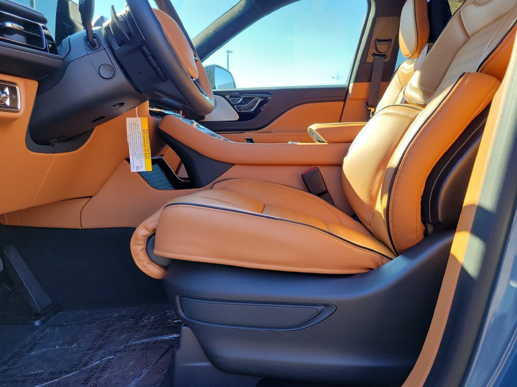 New 2027 Lincoln Aviator Black Label w/ Dynamic Handling Package AWD/4WD image 19