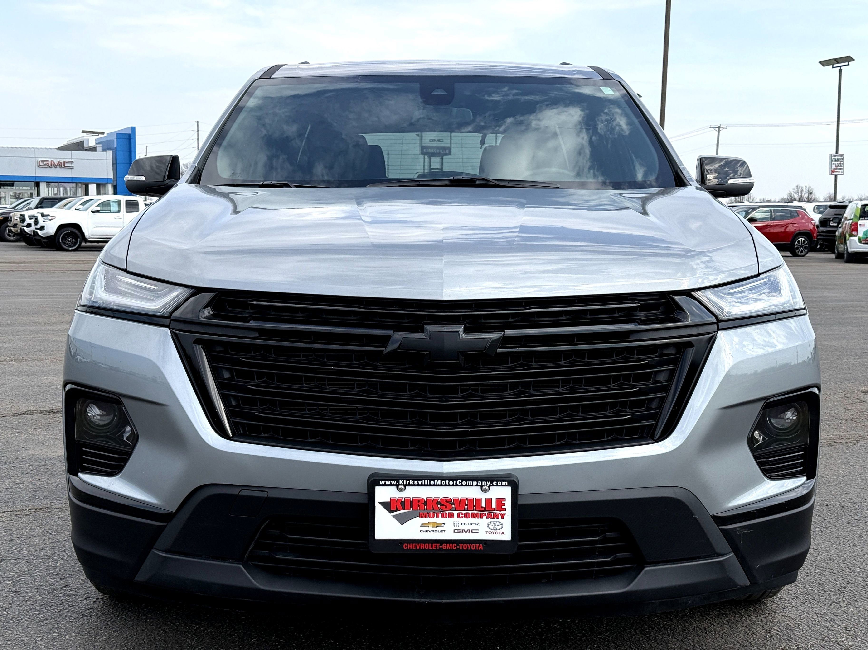 Used 2023 Chevrolet Traverse LT image 8