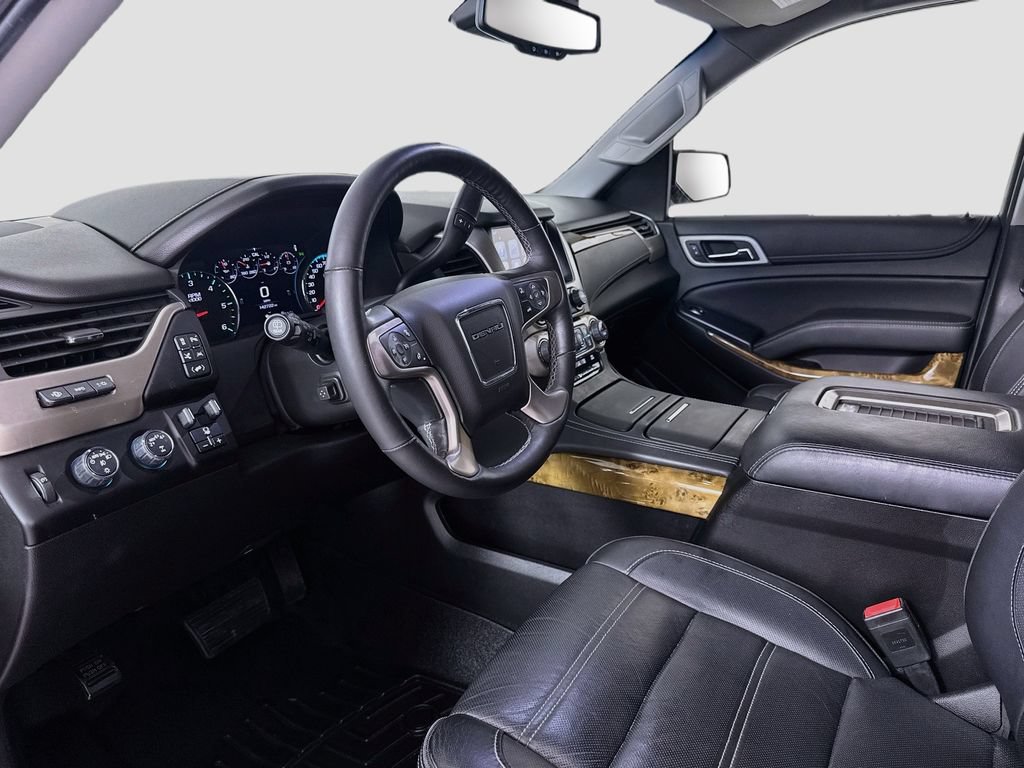 Used 2017 GMC Yukon Denali w/ Open Road Package AWD/4WD image 10