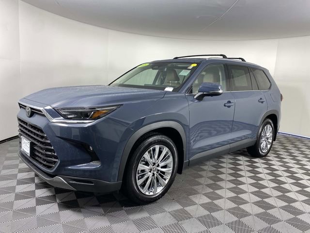 Used 2025 Toyota Grand Highlander Platinum image 4