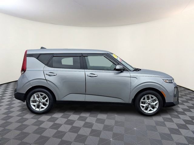 Certified 2022 Kia Soul LX w/ Technology Package image 9